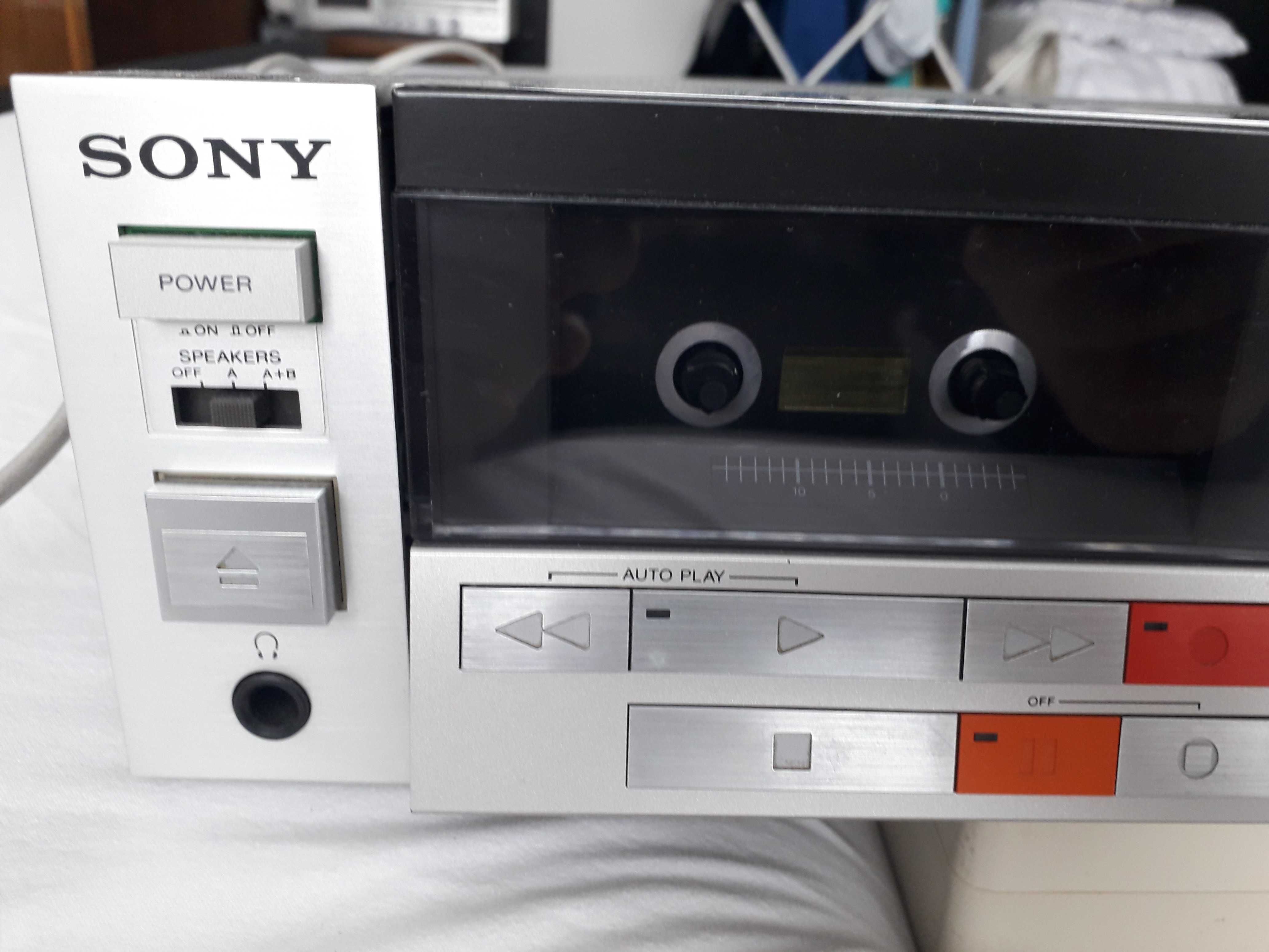 Продавам Sony XO-7