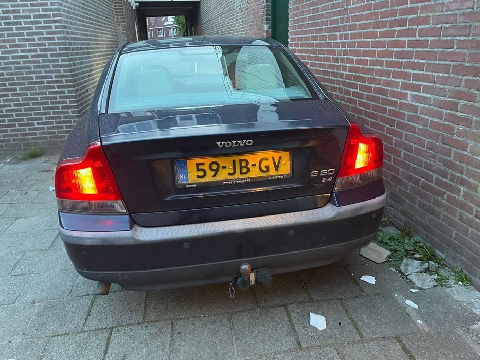 Volvo S60 2002 2.4 benzina