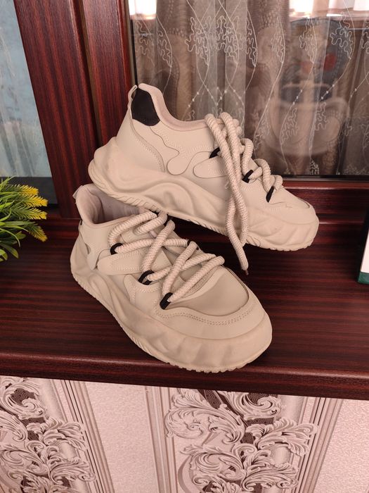 Продаются мужские Кроссовки