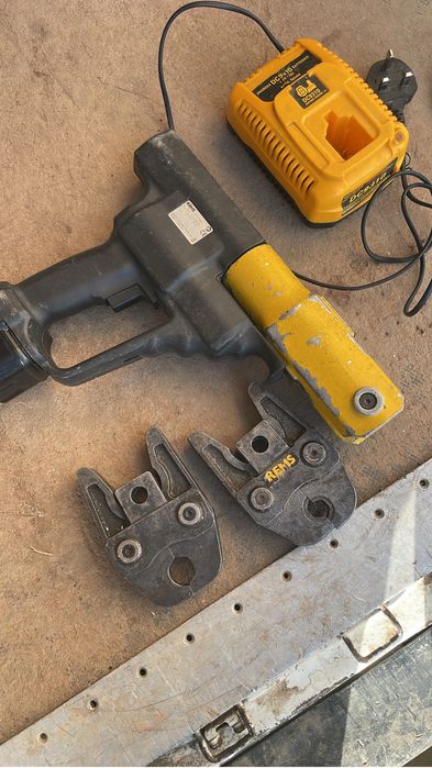 Presa de sertizat rems