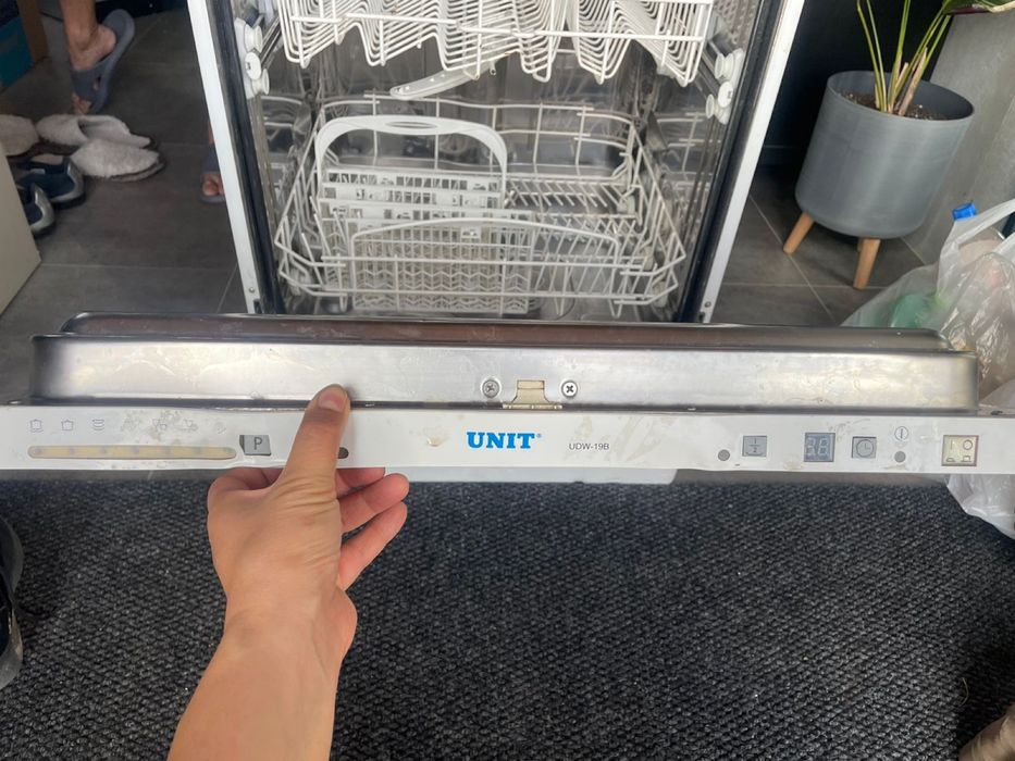 Посудомойка UNIT UDW-19B