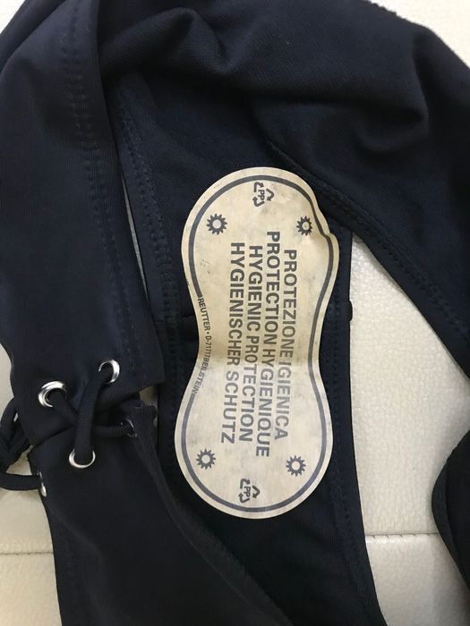 Costum de baie negru nou