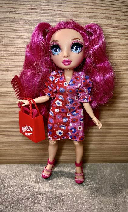 Stella Monroe Rainbow High Fashion Doll Papusa