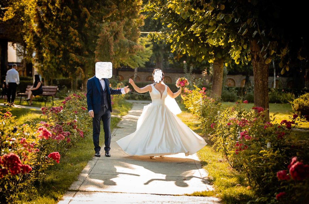 Vand rochie de mireasa