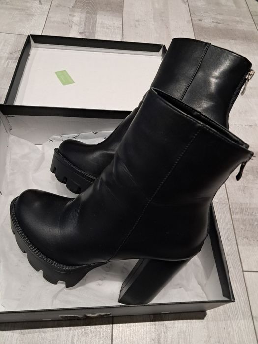 Дамски черни боти