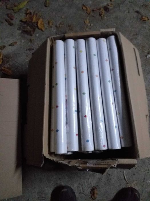 Vand tapet diverse modele angro sau la bucata