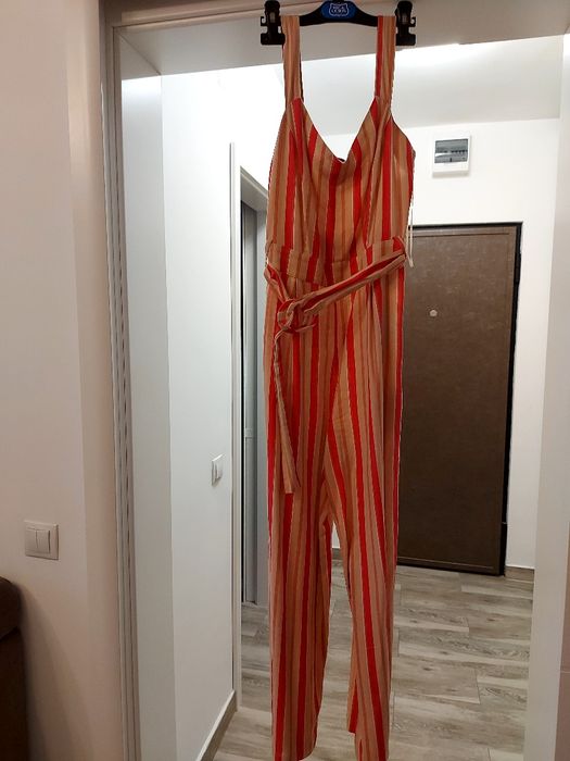 Vand rochii ocazie si salopeta orsay