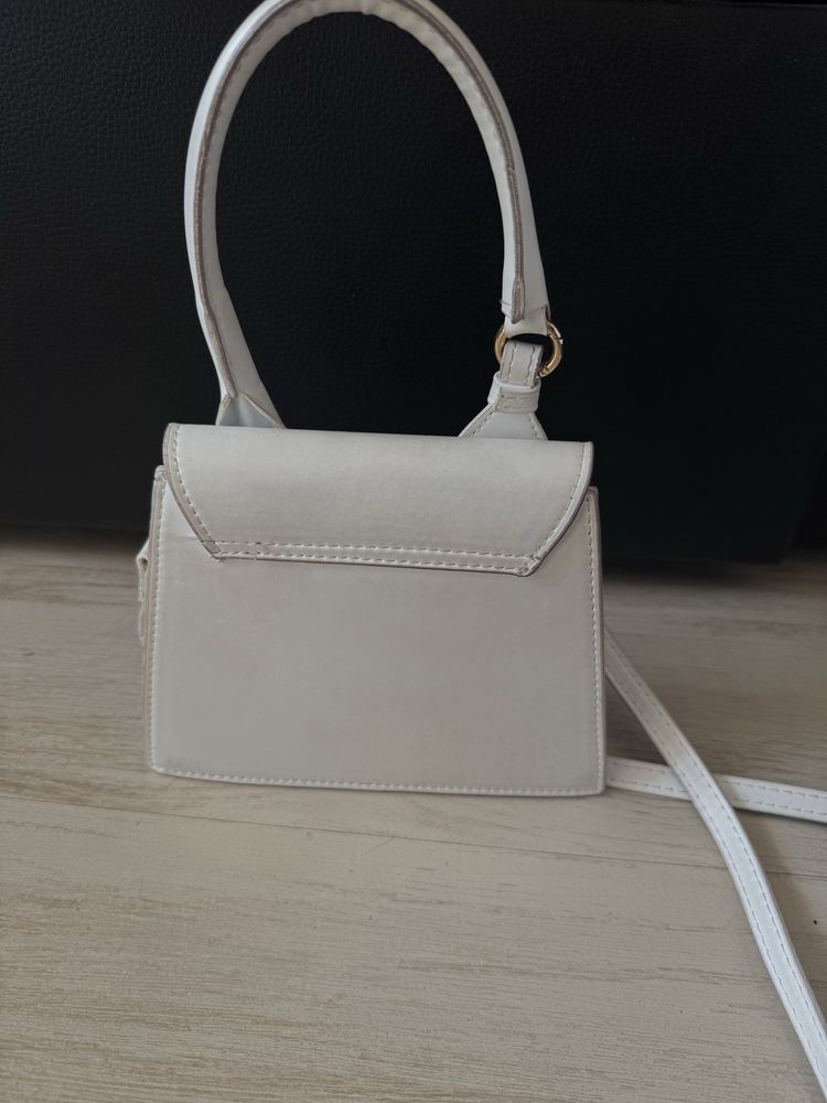 Jacquemus бяла чанта