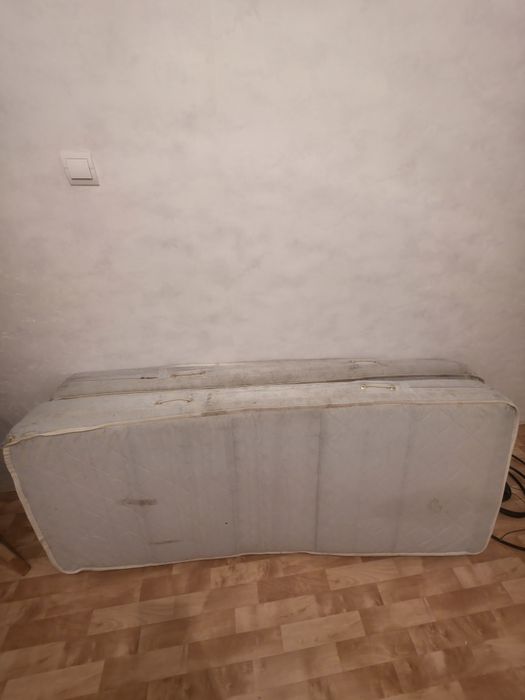 Бесплатно отдам матрасы