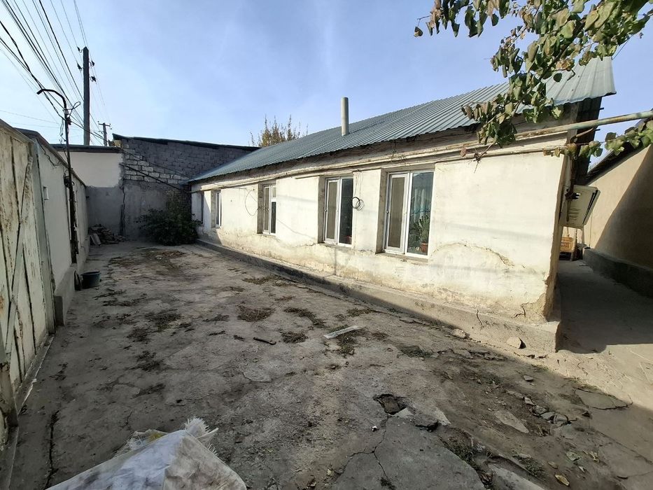 Ховли ер сотилади