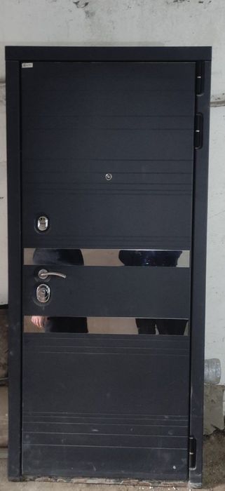 Распродажа двери. Почти не использован. Без вмятин и царапин