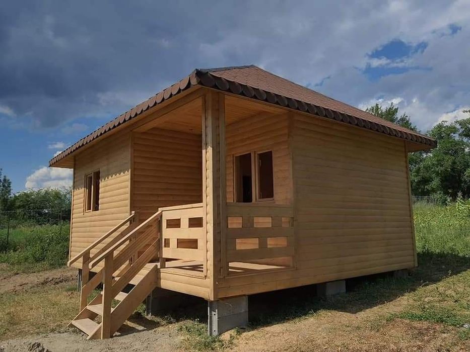Vand casute pe structura de lemn