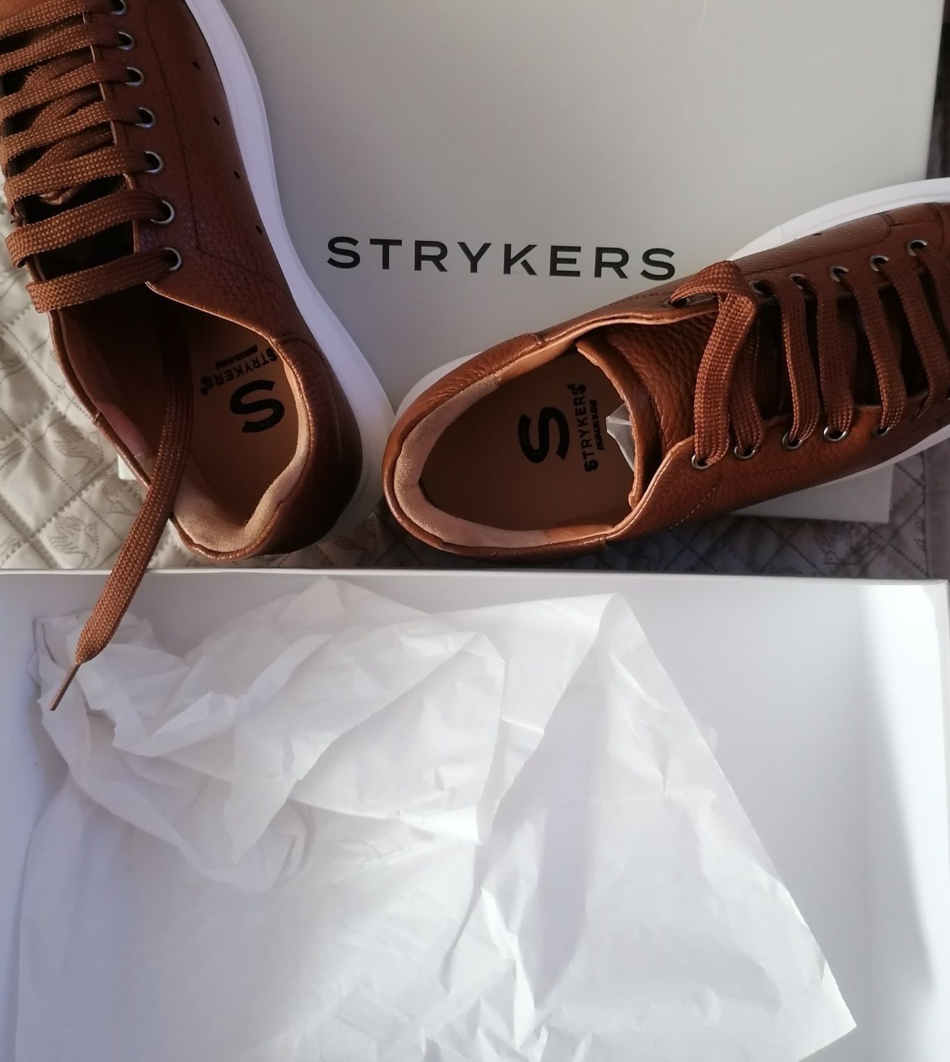 STRYKERS Adidas din piele