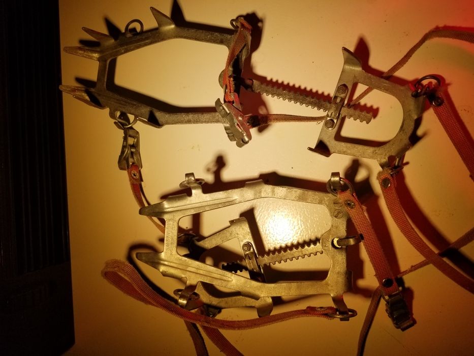 Colțari pentru bocanci de munte