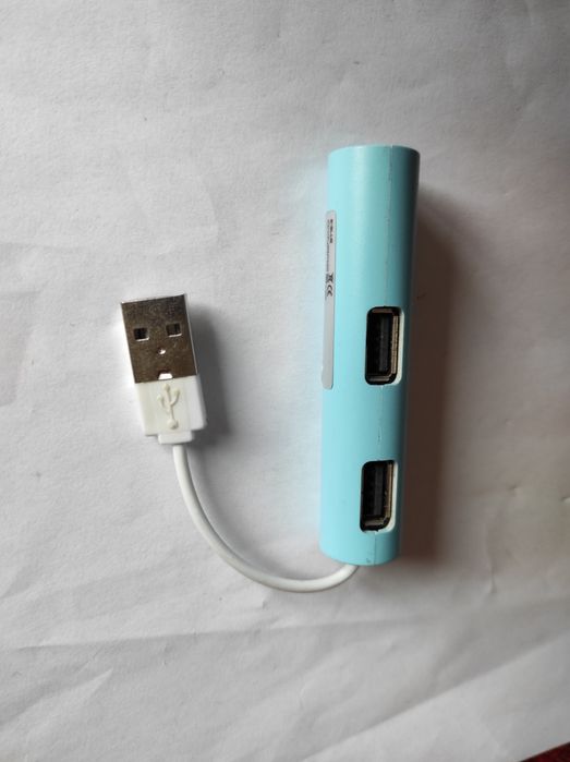 Adaptor cu 4 porturi de USB