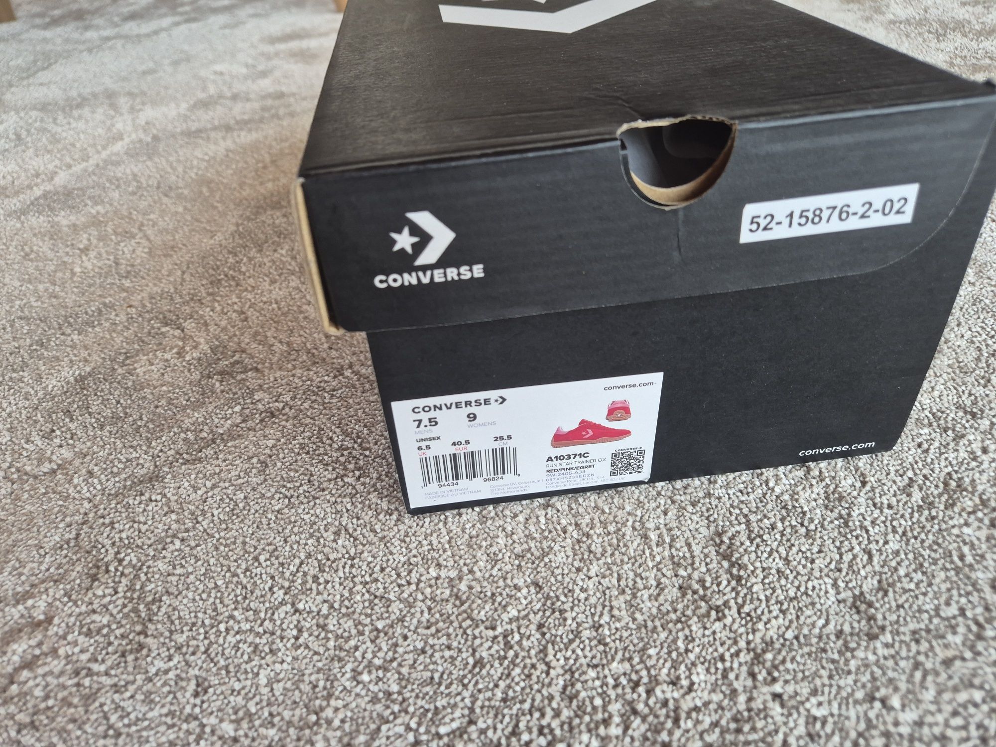 Обувки на Converse