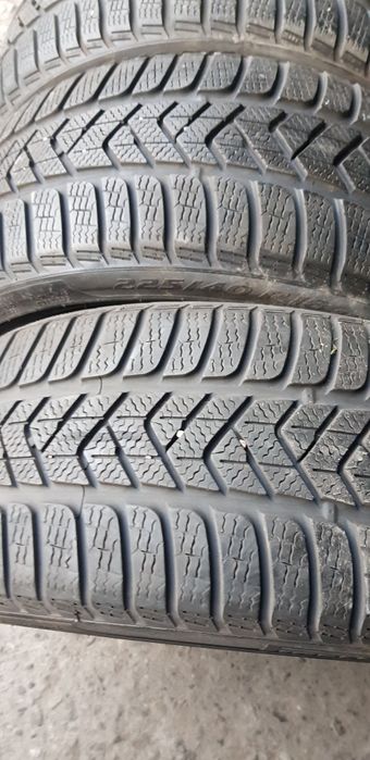 Зимни гуми-18цола-225/40-1бр.-100лв."PIRELLI "