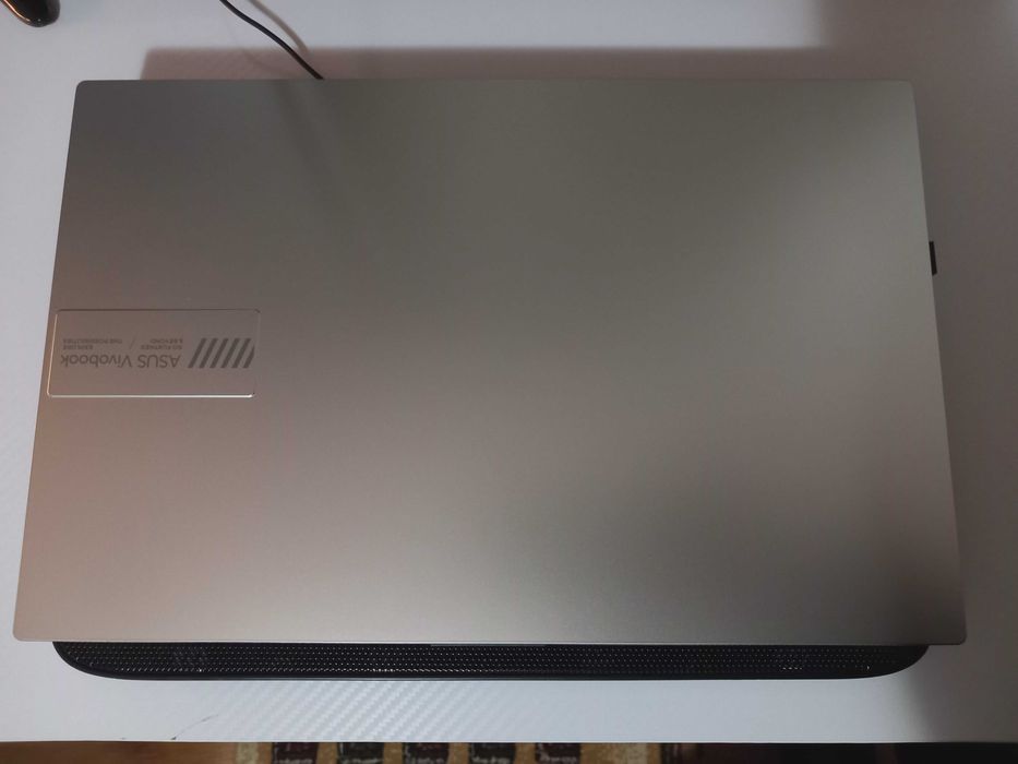 ASUS Vivobook Go 15 OLED - Impecabil