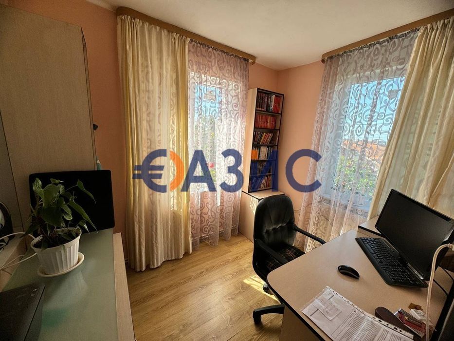 Спешна продажба! Двуетажна вила в Кошарица, без такса поддръжка, РЗП