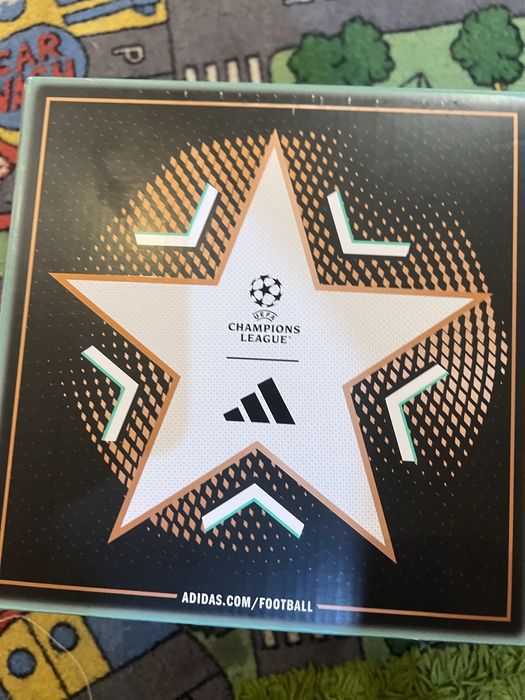 Vând minge noua de fotbal adidas originala