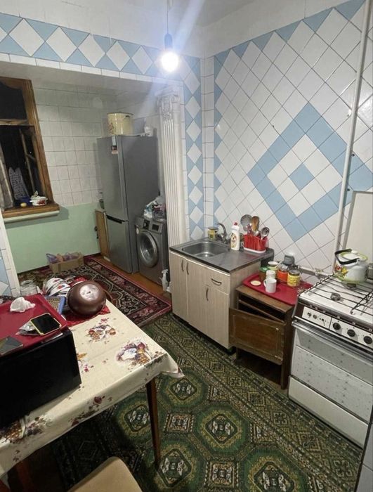 Сдается 2 ком Юнусабад 11. 5мин от метро Туркистан Сдается Девушкам