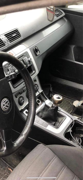 Dezmembrez o gama larga de vw passat b6