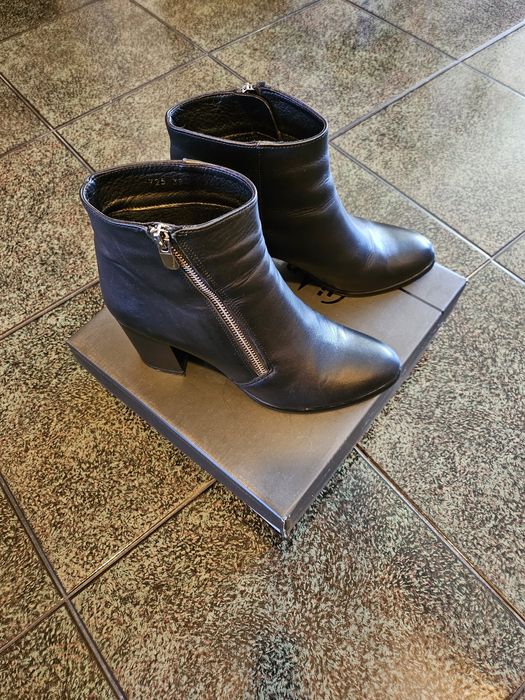 Дамски боти от естествена кожа