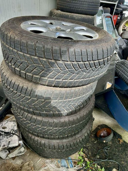 235 60 18 гуми с джанти Audi