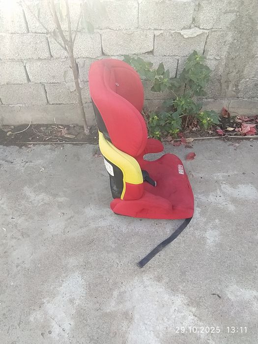 Продам два автокресла