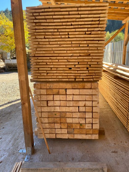 Иглолистен дървен материал