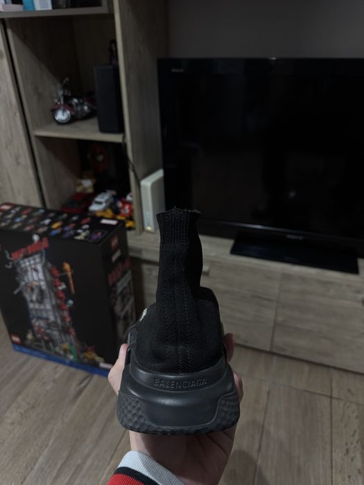 Balenciaga speed runners