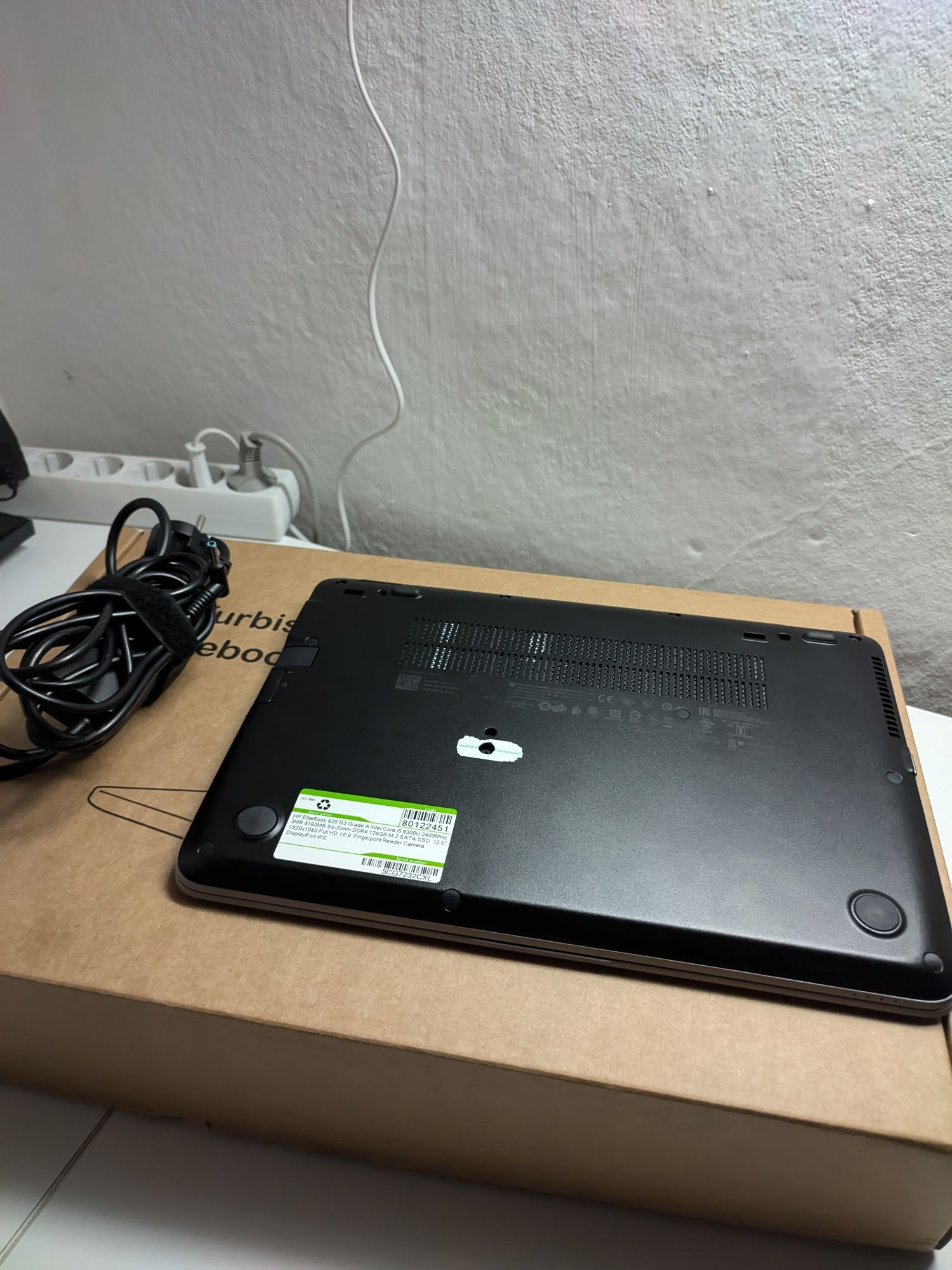 HP Elitebook 820 G3 - 12.5" 1920x1080, I5-6300U, 12GB RAM, 128GB SSD