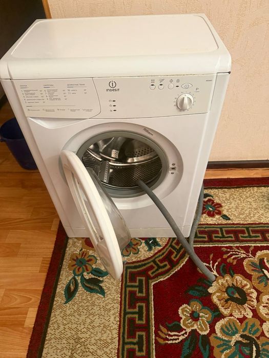 5 kg Indesit avtomat kirmoshina sotiladi.  Chilonzor 14 kvartalda.