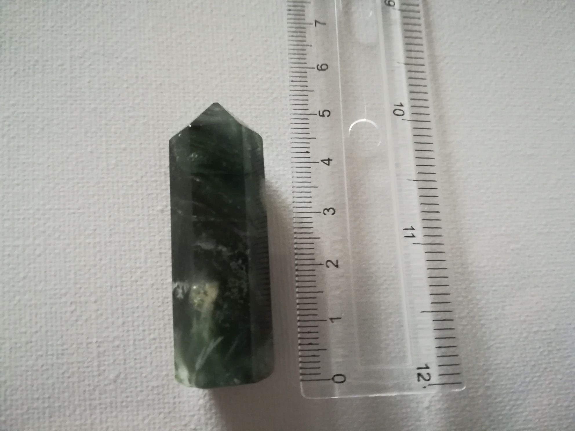 Cristal de fluorit hexagonal verde Florina piatra