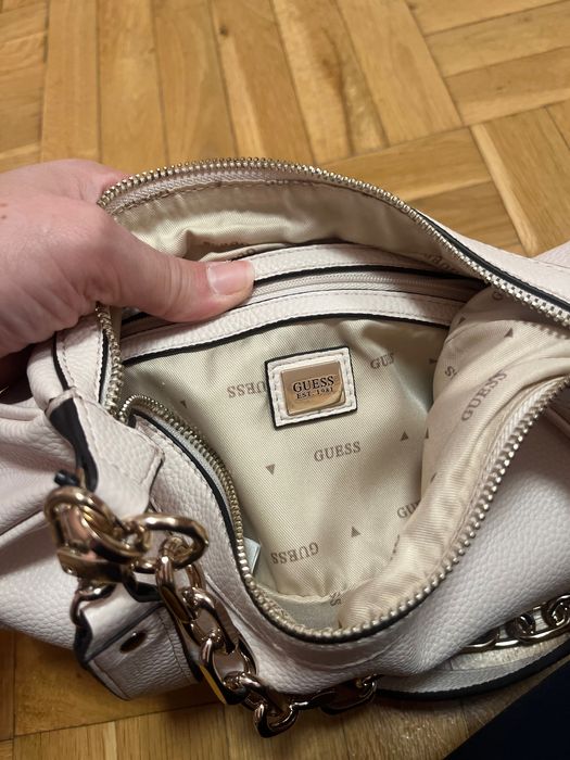 Чанта Guess Circle