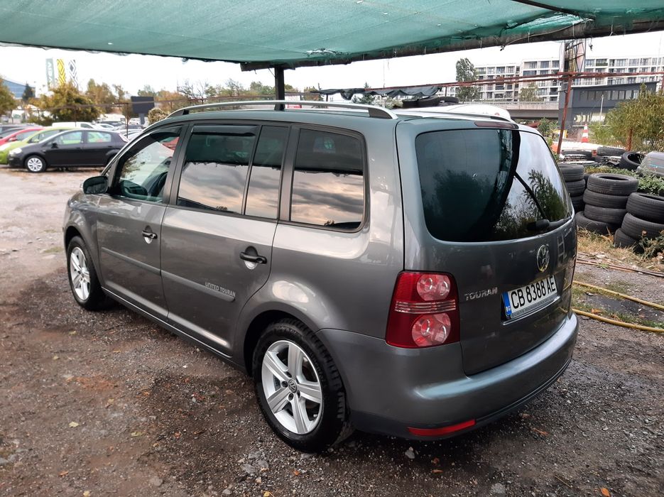 VW TOURAN 1.9 TDI-105к.с.-6 скорости  7- МЕСТЕН