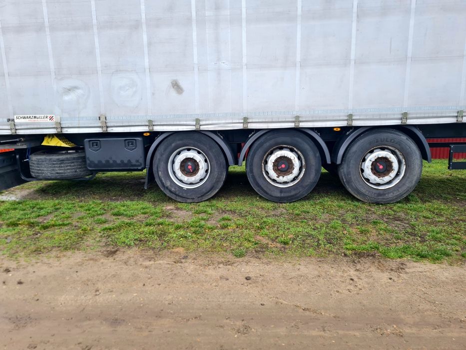 Vând semiremorca schwarzmuler