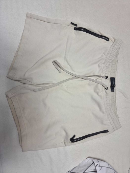 Vand Pantaloni scurti Pull & Bear