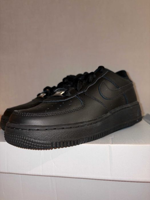 Nike Air Force 1 LV8/LE "Triple Black" - Номер 38