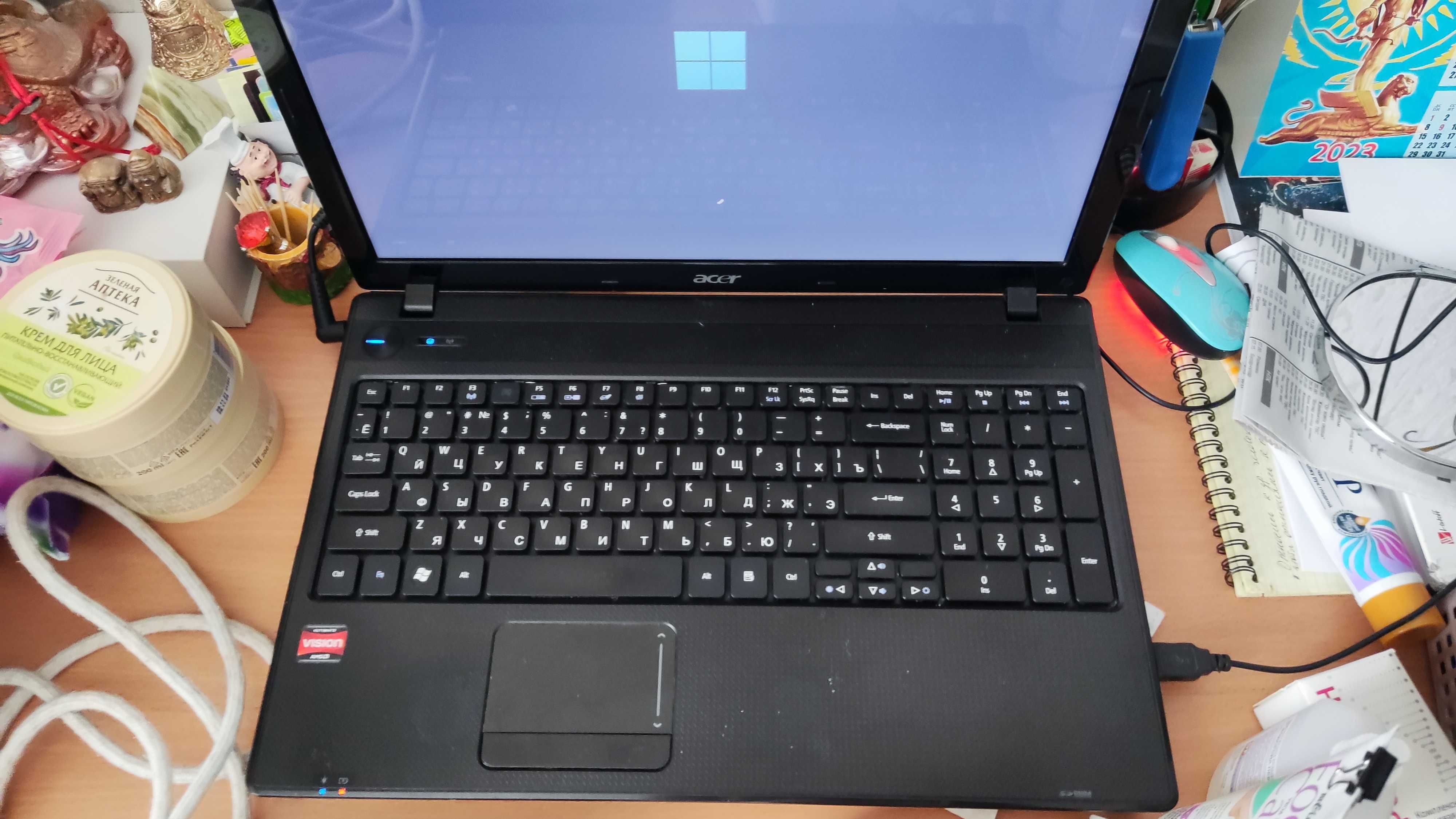 Продам ноутбук Acer 5552 AMD Pnenom 2 X3 N830 2.2GHz 4GB RAM HDD 320GB