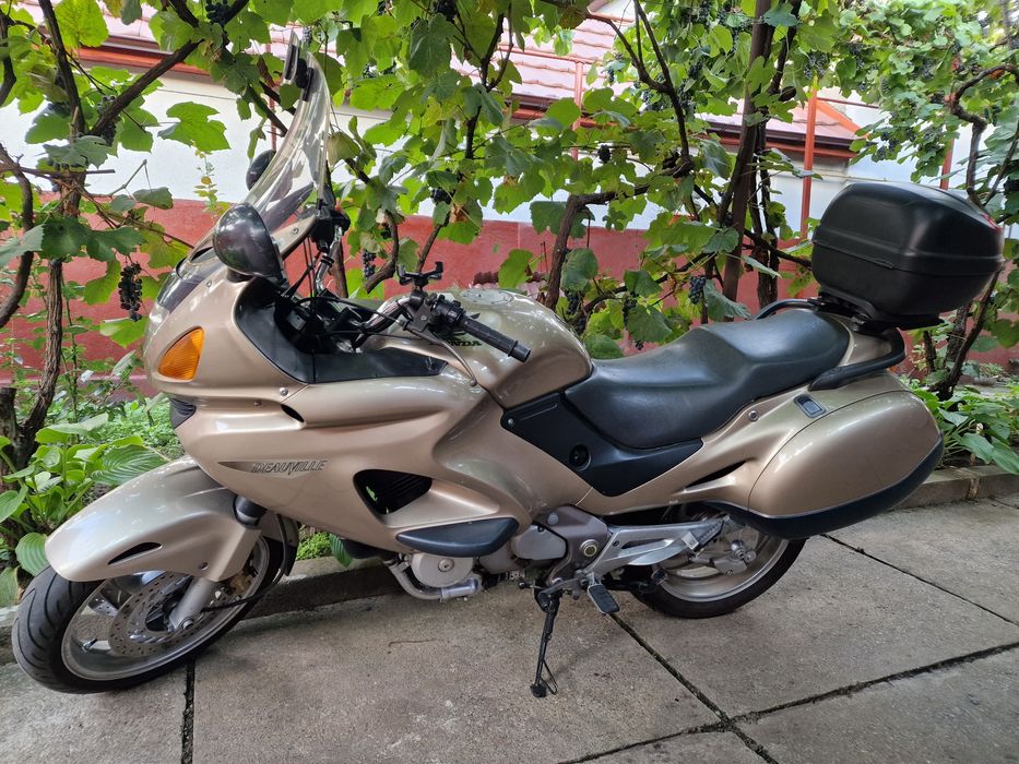 Honda Deauville NT650V