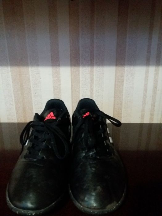 Маратонки Адидас 38 2/3