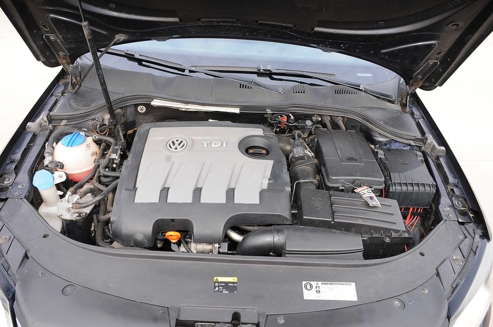 VW Passat B7 2011 1.6TDi 105 CP E5 6 trepte Clima Park-Pilot / FISCAL