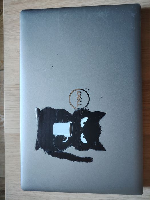 Лаптоп Dell Latitude 5521, i7 (8 ядра/16 нишки), 32GB RAM, 1 TB NVMe