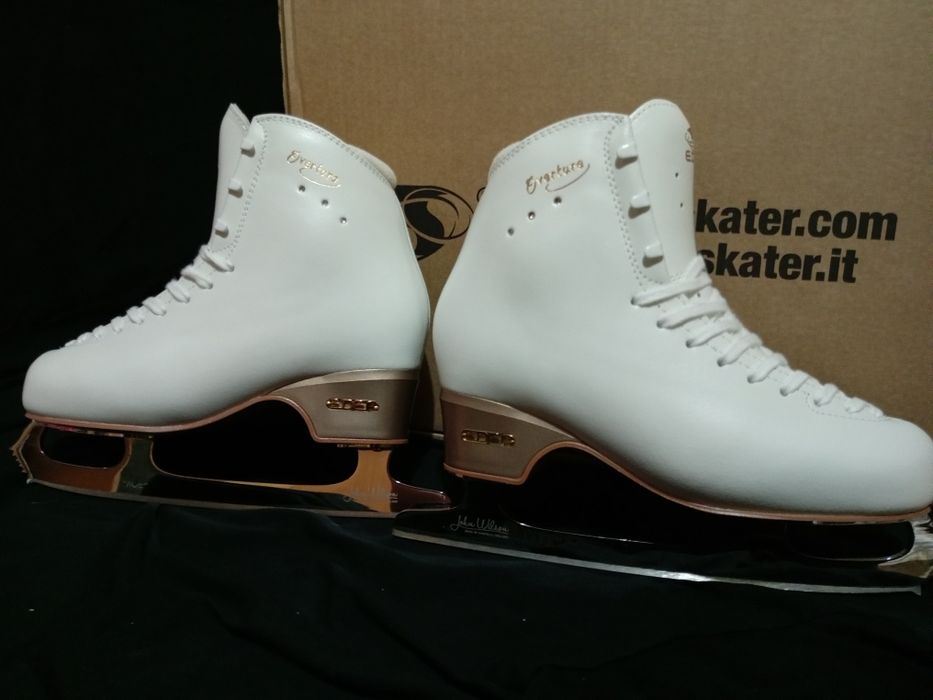 Фигурные коньки Edea