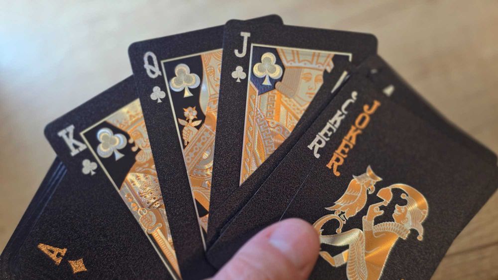 Cărți de joc premium – ideale pentru colecționari și cadouri speciale