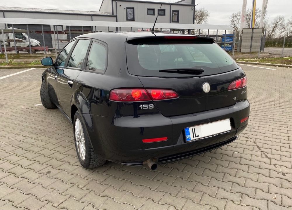 Vând sau schimb Alfa romeo 159