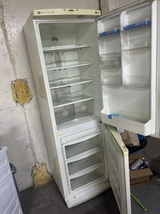 Продам холодильник Lg