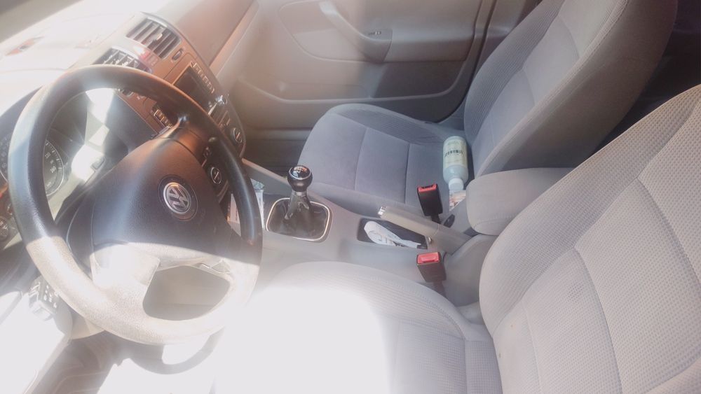 De vinzare vw jetta