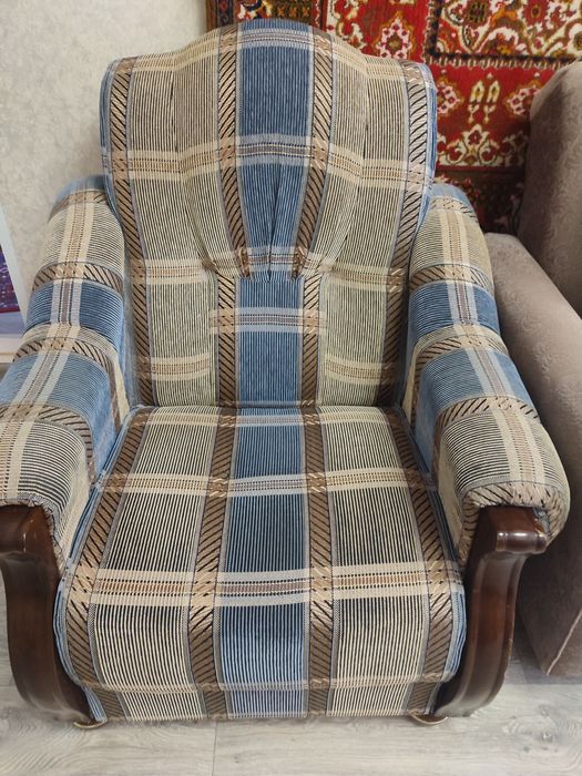 Кресло большое мягкое